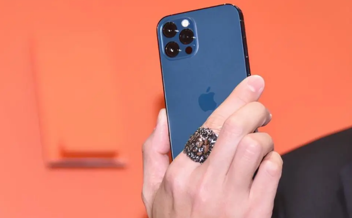 长乐苹果手机维修分享iPhone12系列重启方法教程 